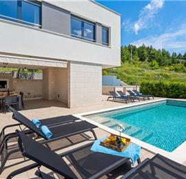 5 bedroom beachfront villa with heated pool near Omis, sleeps 9